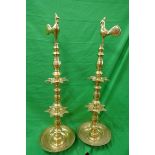 Pair of brass stands adorned with cockerels - Approx. height: 113cm