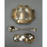 Collection of hallmarked silver to include ashtray - Approx weight 151g