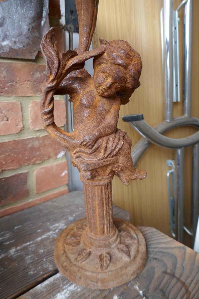 Cast iron cherub birdbath - Approx height: 56cm - Image 4 of 5