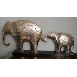 Tin plate elephant mother and calf - Approx height: 44cm