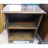 Small mahogany book shelf - Approx size W: 61cm D: 35cm H: 76cm