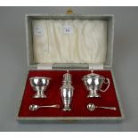 Hallmarked silver cased cruet set - Approx weight of silver 161g (weighed without liners)