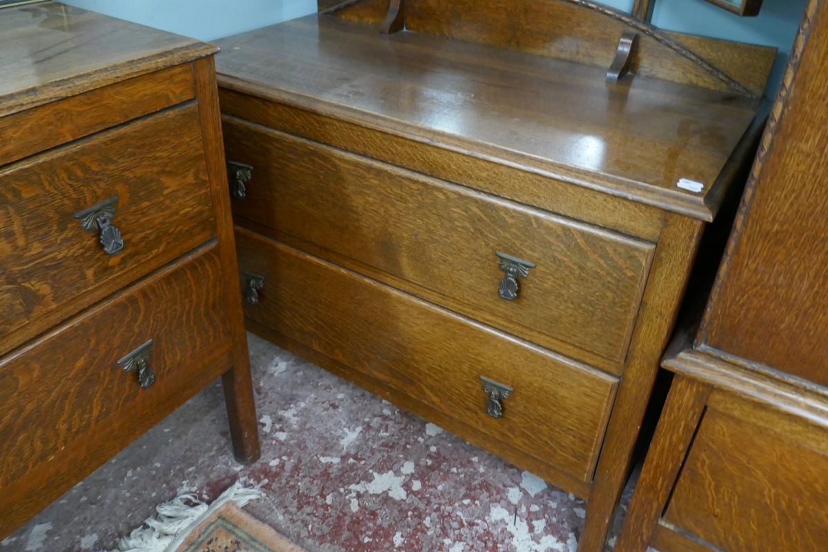 Oak bedroom suite consisting of wardrobe, chest of drawers, dressing table - Bild 7 aus 10