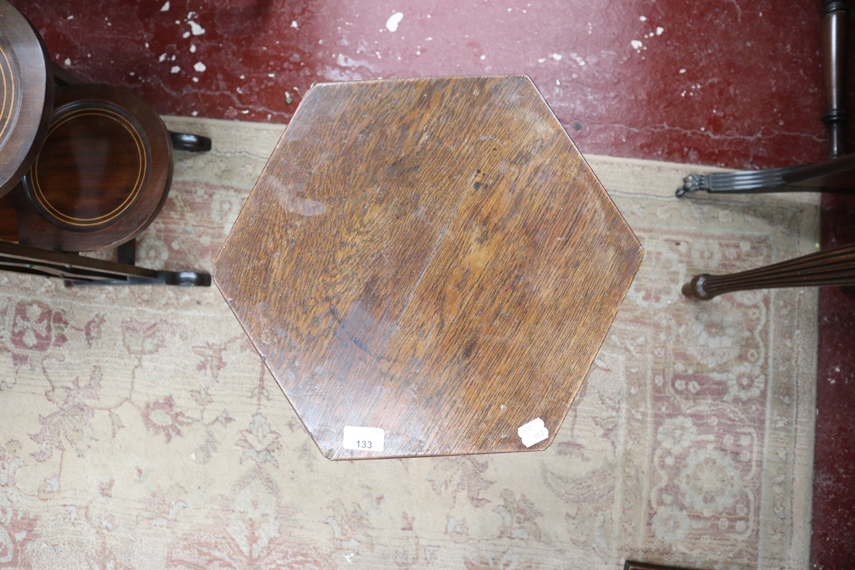 Antique oak hexagonal occasional table - Bild 2 aus 4