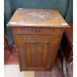 Carved oak pot cupboard - Approx size W: 43cm D: 39cm H: 63cm