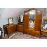 Oak bedroom suite consisting of wardrobe, chest of drawers, dressing table