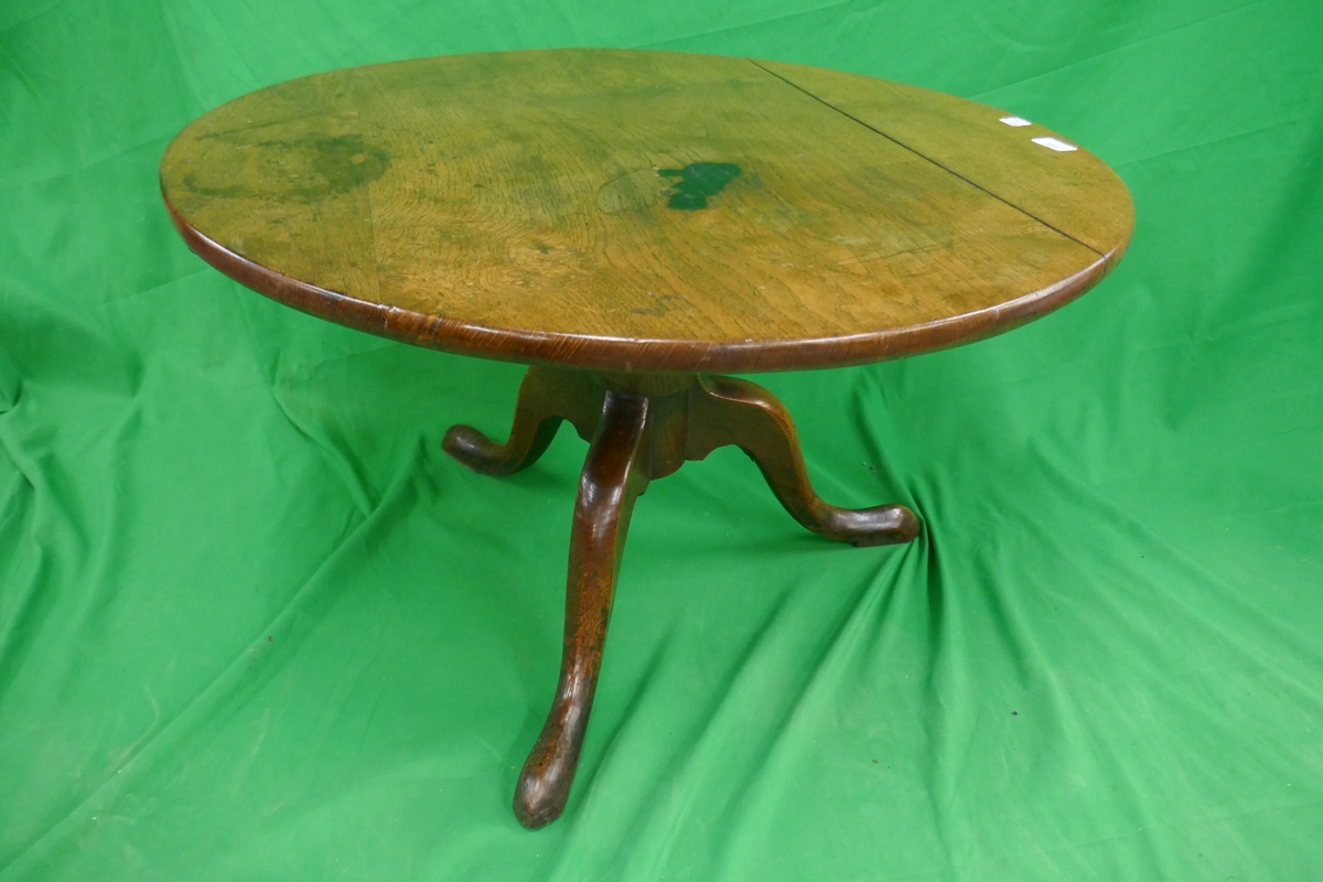 Early oak tripod table