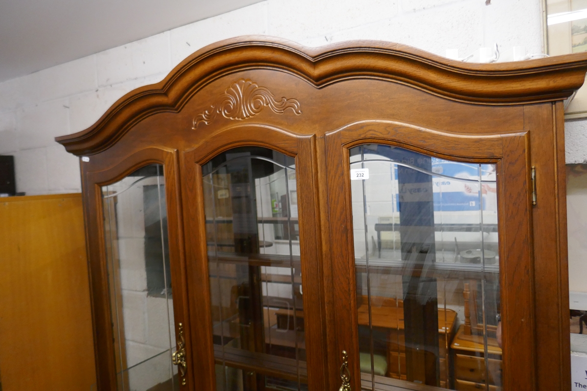 Large glazed display cabinet on base - Approx size: W: 132cm D: 44cm H: 214cm - Bild 3 aus 7