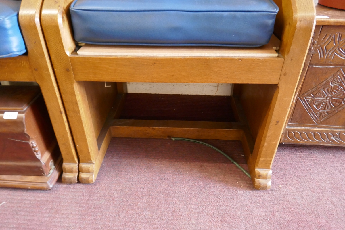 2 fine & large oak throne chairs from a masonic lodge - Image 4 of 5