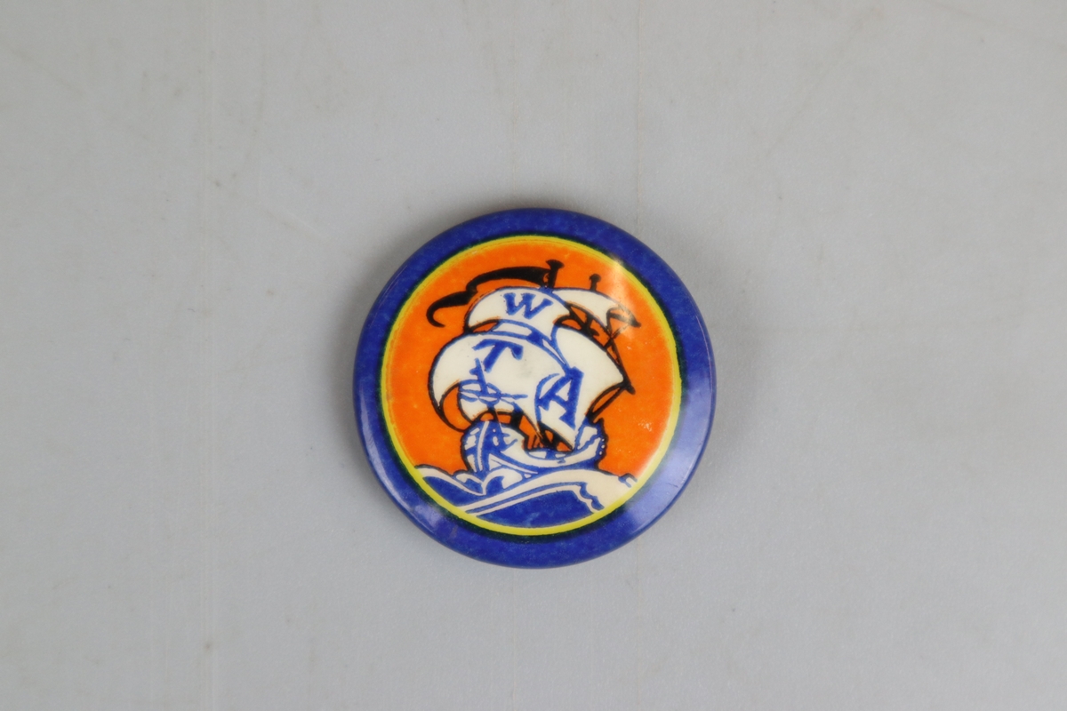 Collection of pin badges to include Butlins - Image 6 of 8