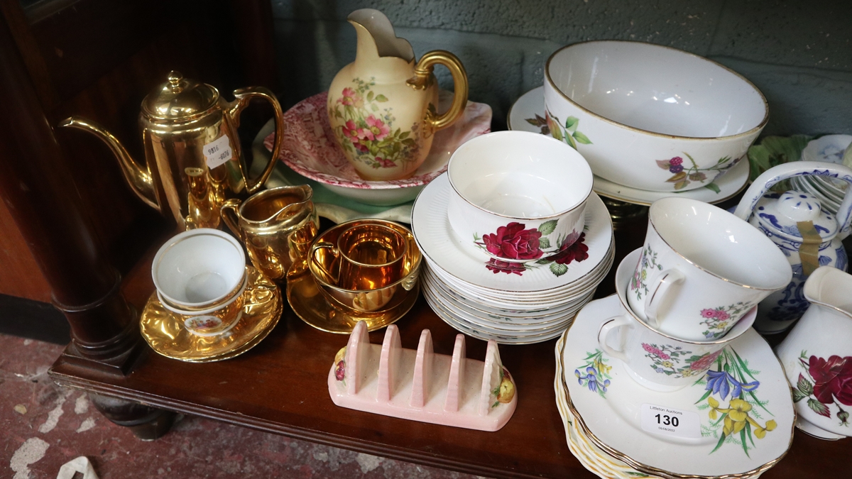 Collection of ceramics to include Royal Albert Old Country Rose's, Evesham Ware etc. - Bild 2 aus 4