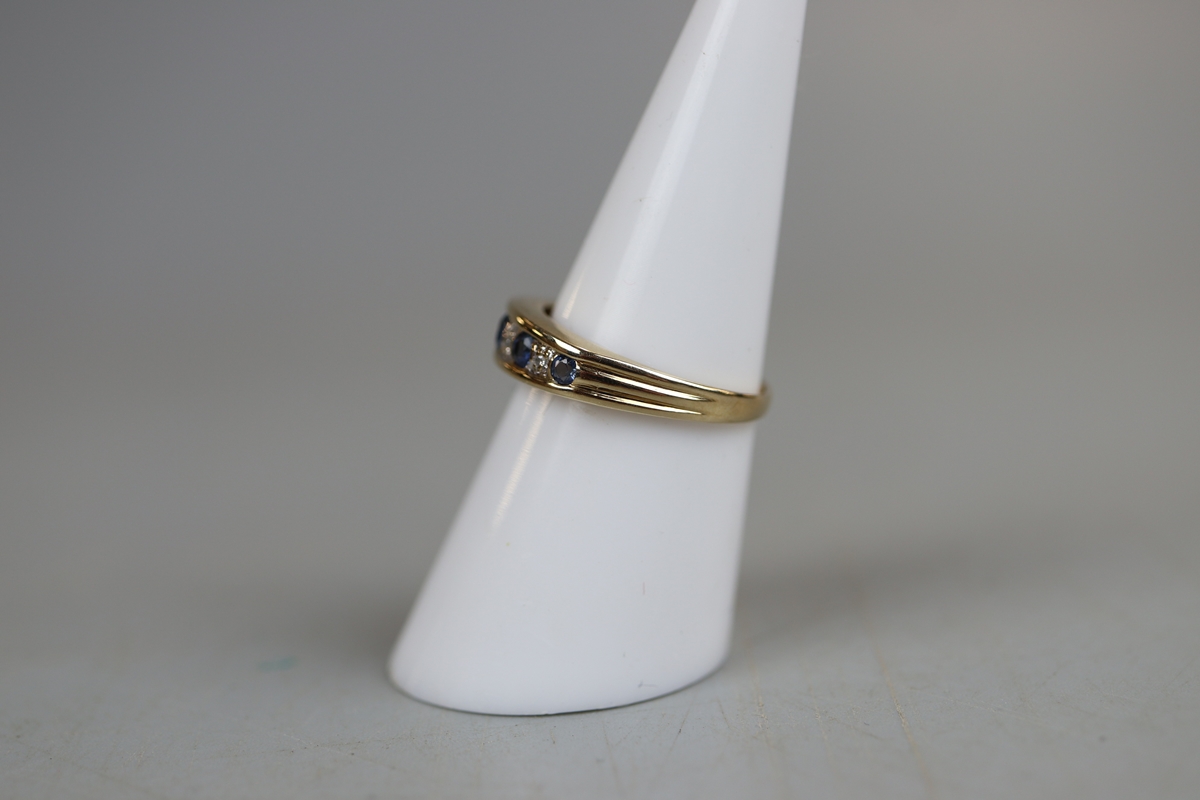 Gold sapphire & diamond 1/2 hoop ring - Approx size: M - Image 2 of 4