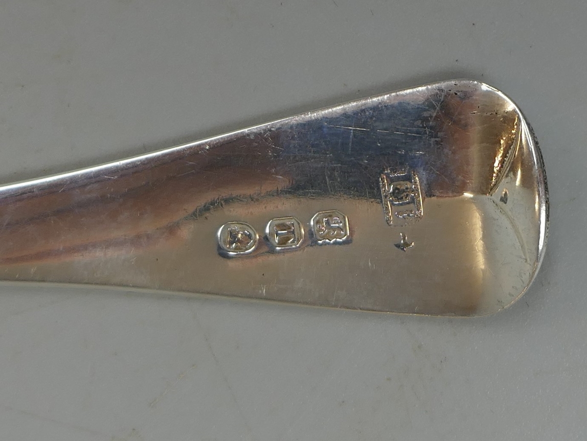 Hallmarked silver Georgian ladle - Image 3 of 3