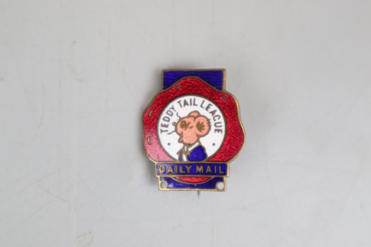 Collection of pin badges to include Butlins - Image 3 of 8