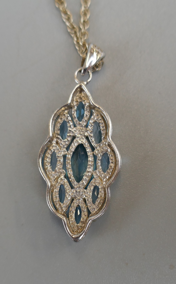 Silver blue topaz pendant on chain - Image 3 of 3