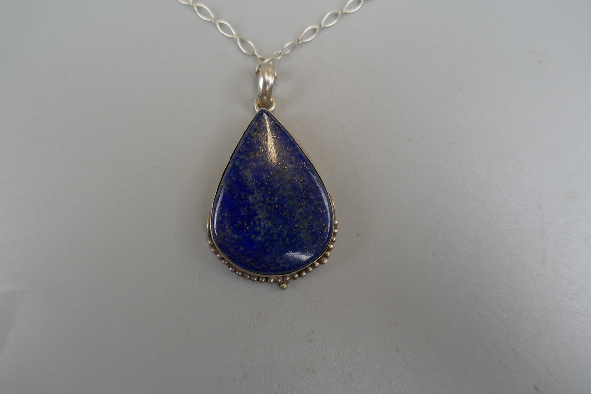 Silver Lapis Lazuli pendant on silver chain - Image 2 of 3
