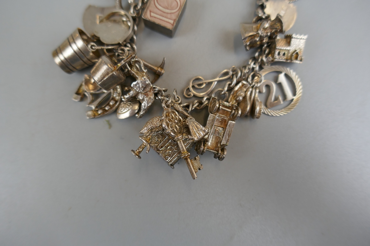 Silver charm bracelet - Approx weight: 71g - Image 2 of 3