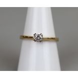 18ct diamond solitaire ring - Approx size: O½