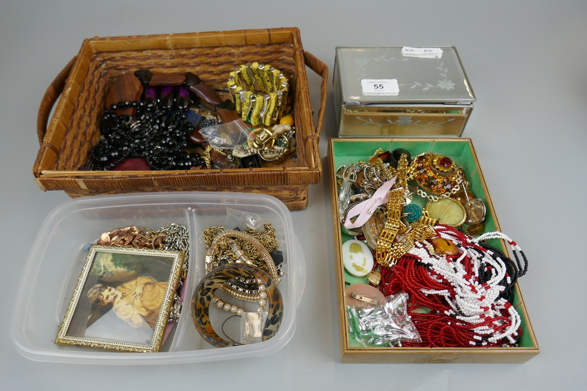 Collection of costume jewellery