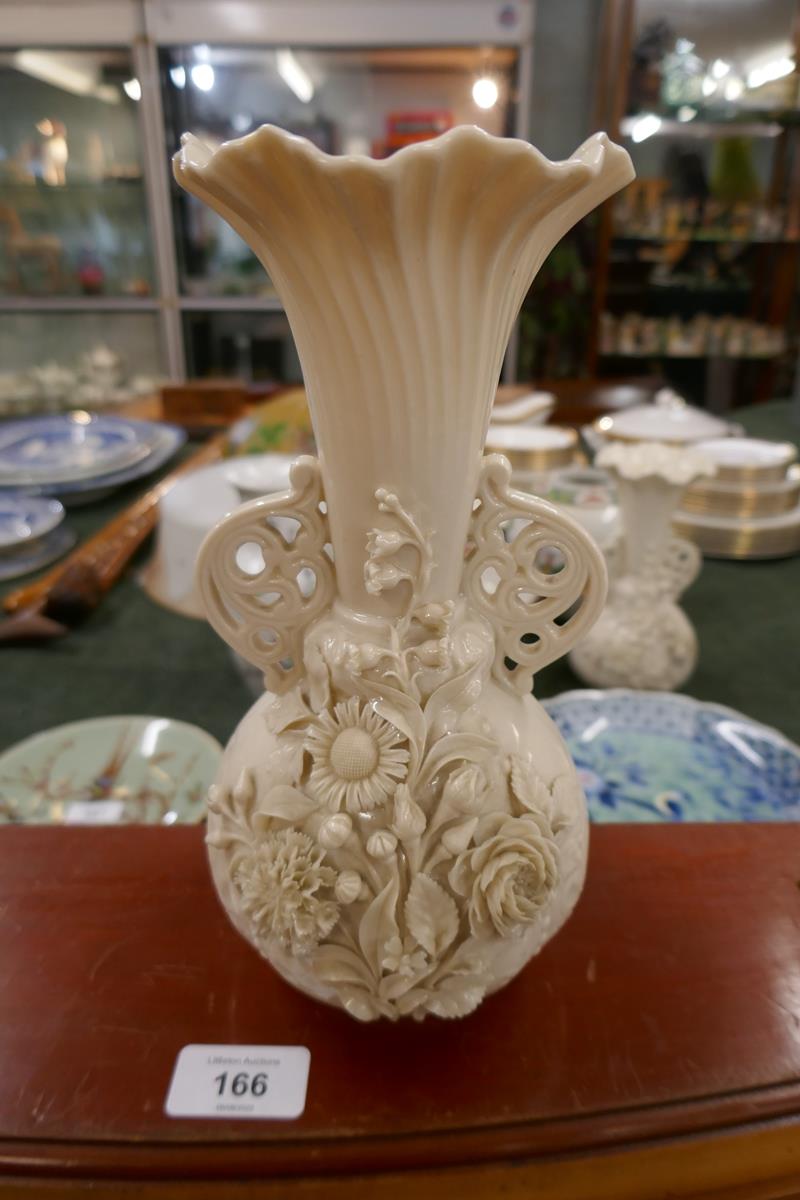 Collection of ceramics - Mostly Oriental to include pair of Belleek vases - Bild 10 aus 21