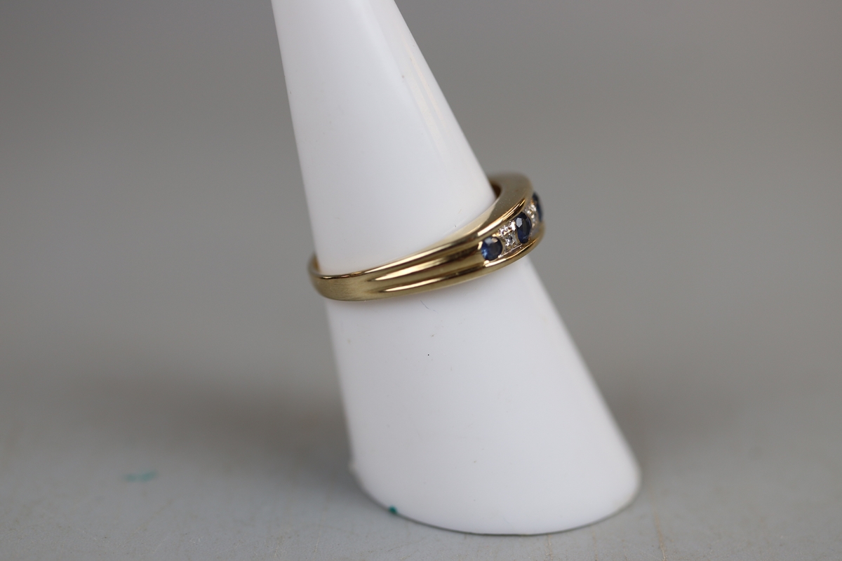 Gold sapphire & diamond 1/2 hoop ring - Approx size: M - Image 3 of 4