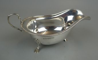 Hallmarked silver sauce boat - Approx weight: 107g