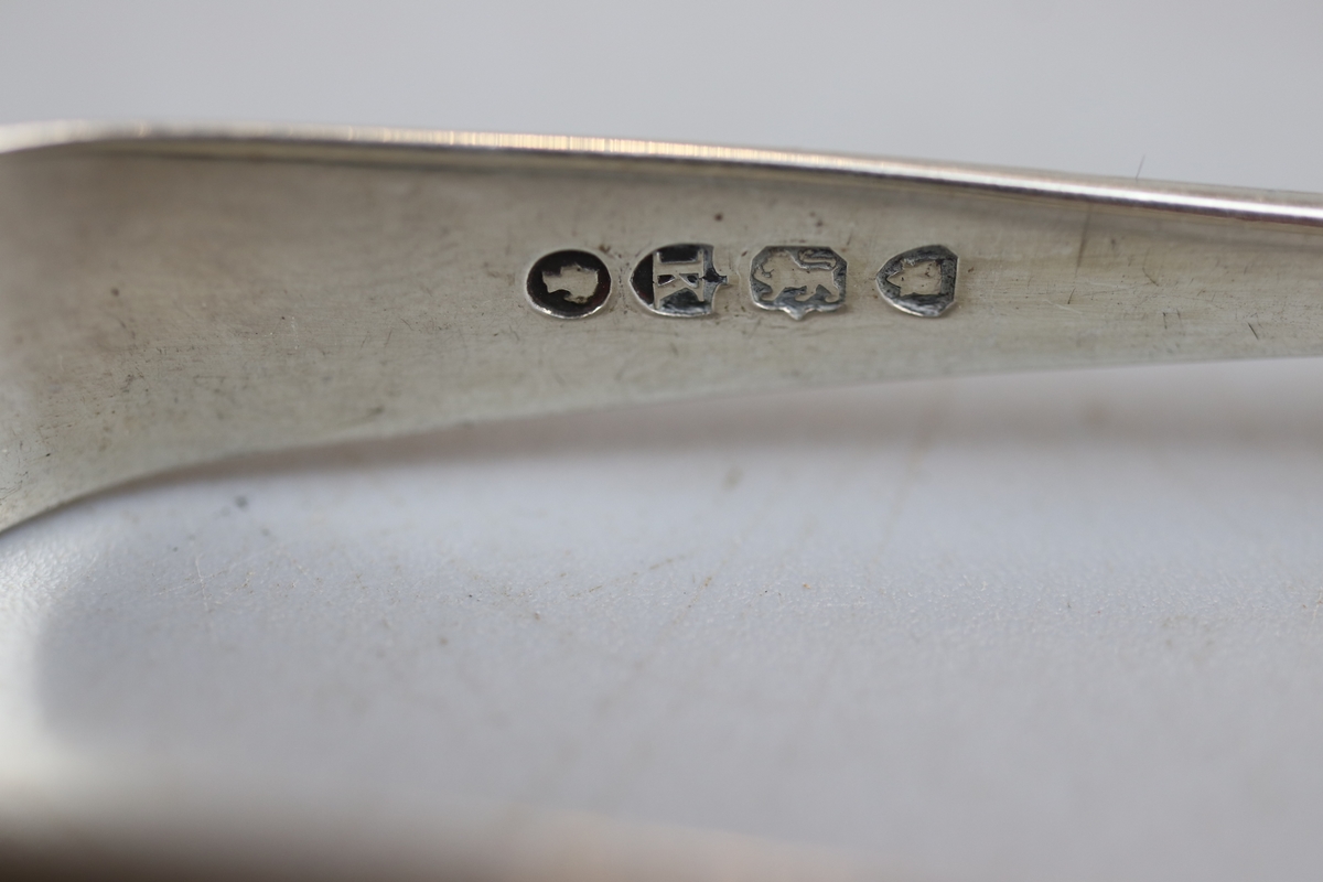 6 pairs of hallmarked silver tongs - Approx. weight 138g - Image 4 of 5