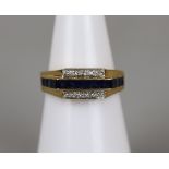 18ct gold diamond & sapphire ring - Approx size: J