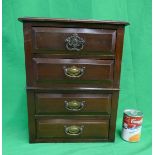 Small chest of drawers - Approx height: 40cm