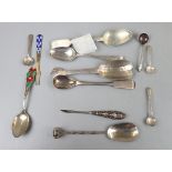 Collection of silver items - Approx overall weight: 135g