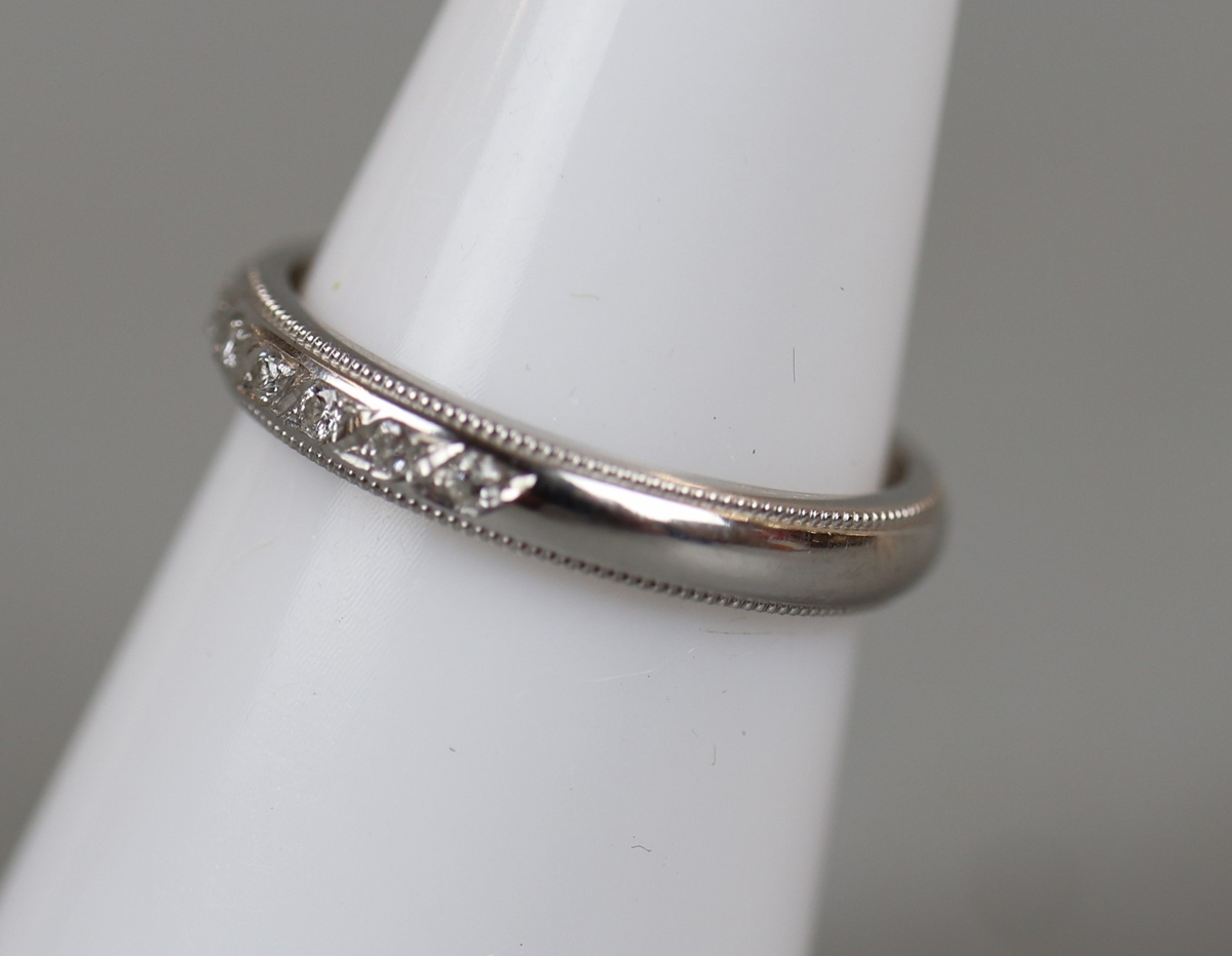 Diamond set platinum ring - Approx weight 4.5g - Approx size: M - Image 2 of 4