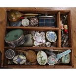 Tray of collectables
