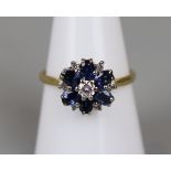 18ct gold sapphire & diamond ring - Approx ring size: P