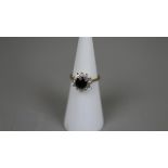 18ct gold diamond and sapphire cluster ring - Approx size: I