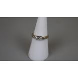 Gold 3 stone diamond ring - Approx size: M