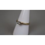 18ct gold diamond solitaire ring - Approx size: P