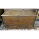 Small oak mule chest with fitted interior - Approx size W: 95cm D: 51cm H: 48cm