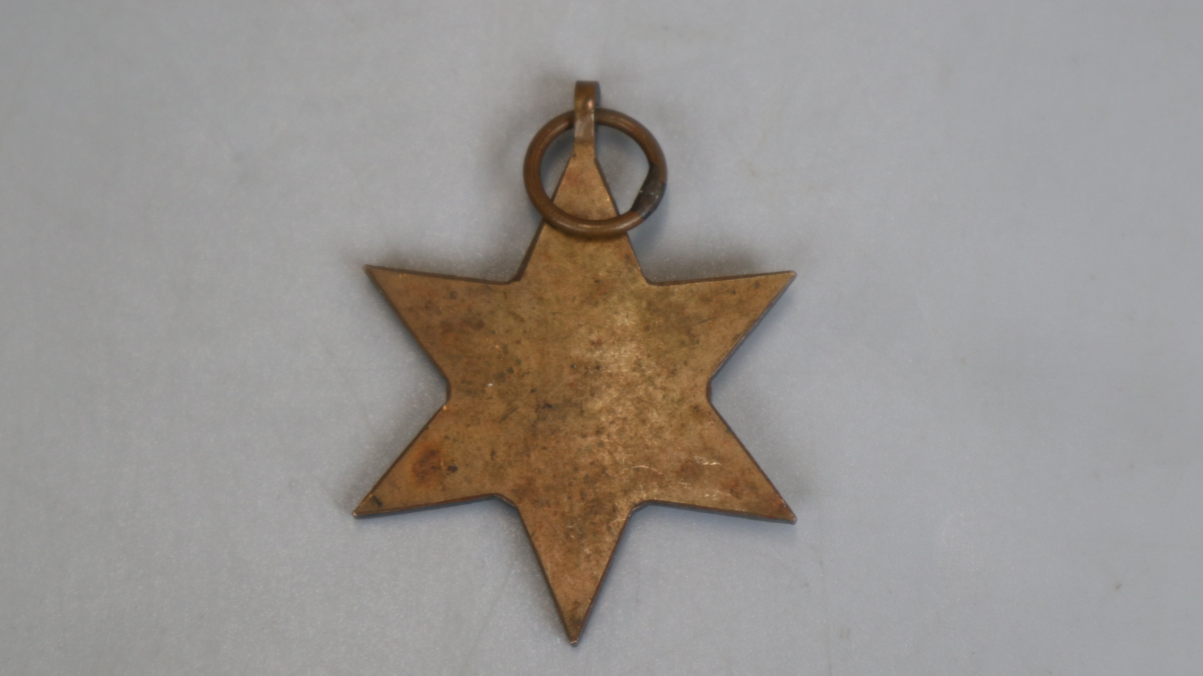 Set of brass sovereign scales together with a medal etc - Bild 6 aus 8