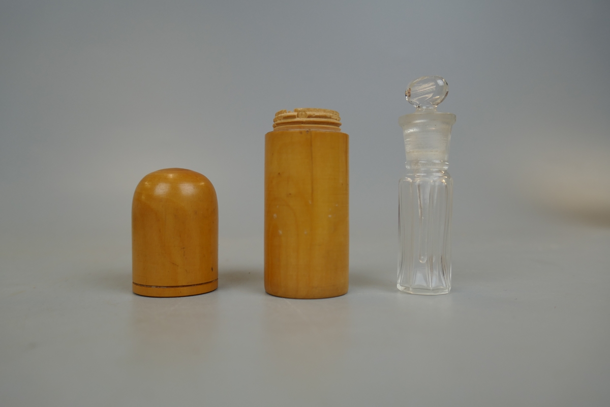 Scent Bottles to include Chinese and Scent Bottle lids of Sterling Silver with Enamel - Bild 8 aus 10