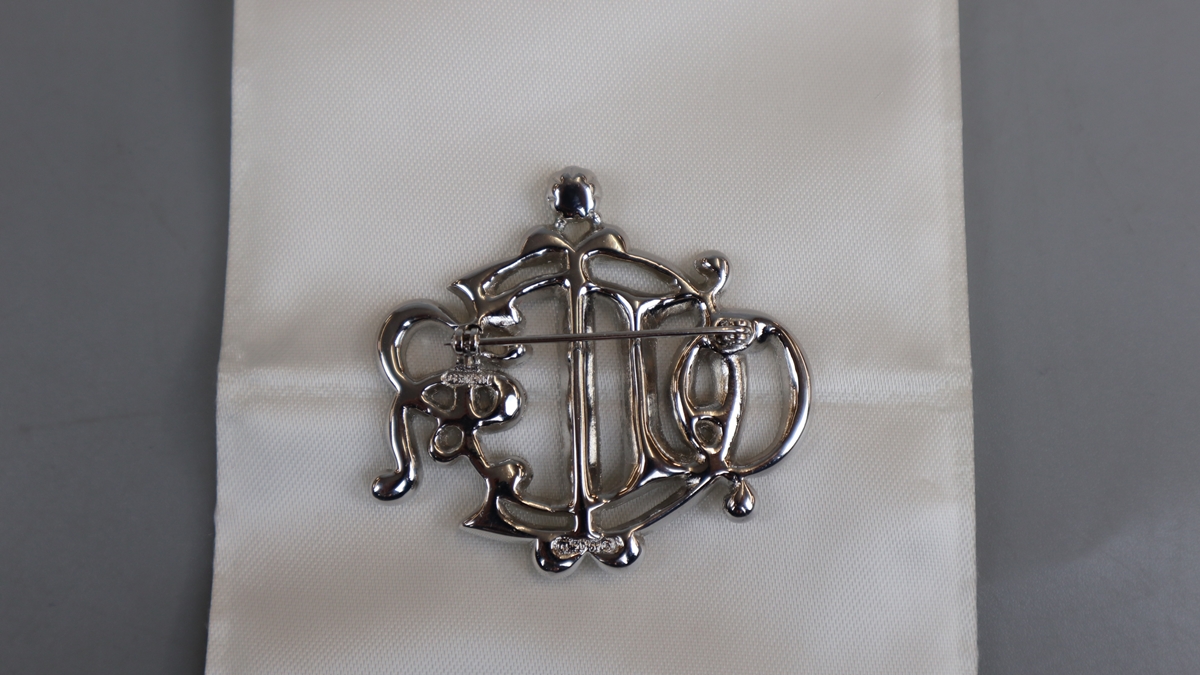 Christian Dior brooch in original box - Image 2 of 2