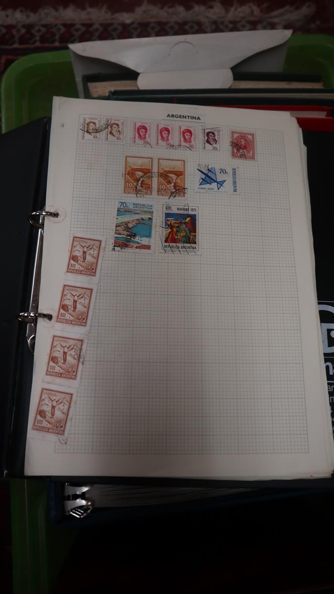 Stamps - World in 13 albums/stock books plus envelopes. - Bild 22 aus 26