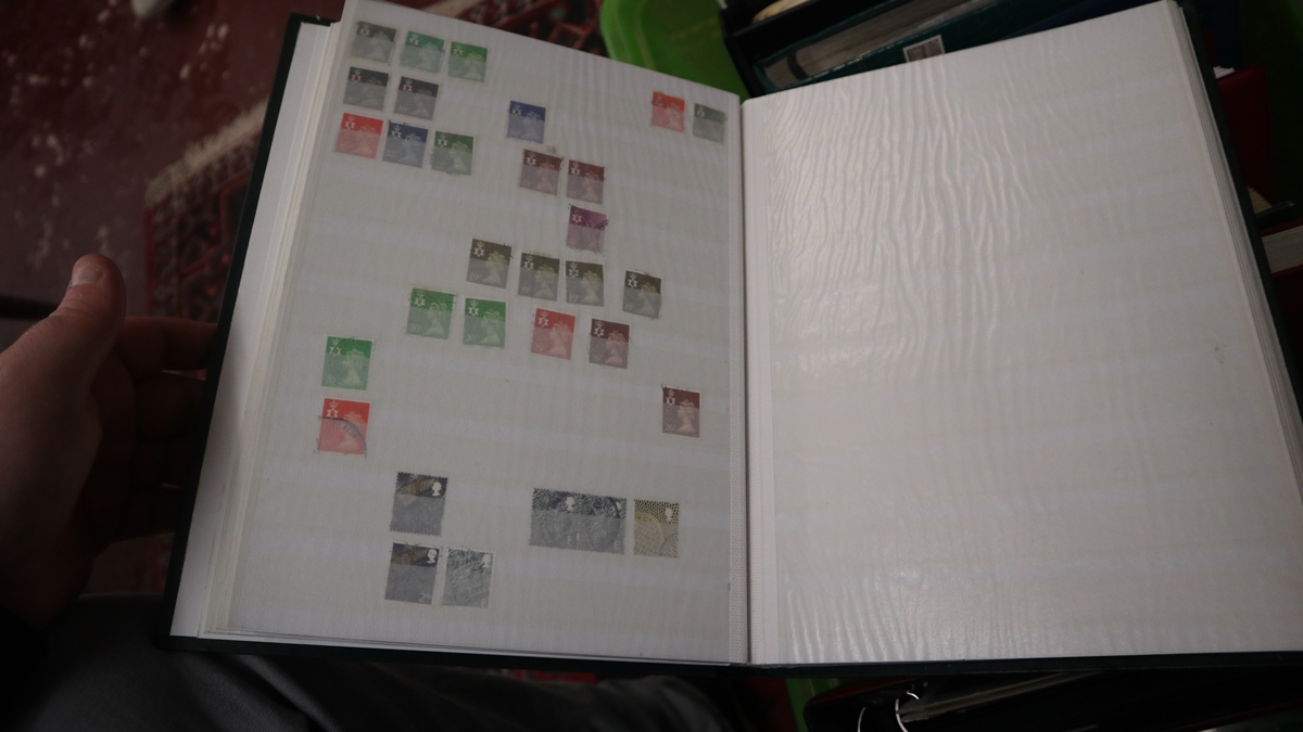 Stamps - World in 13 albums/stock books plus envelopes. - Bild 15 aus 26