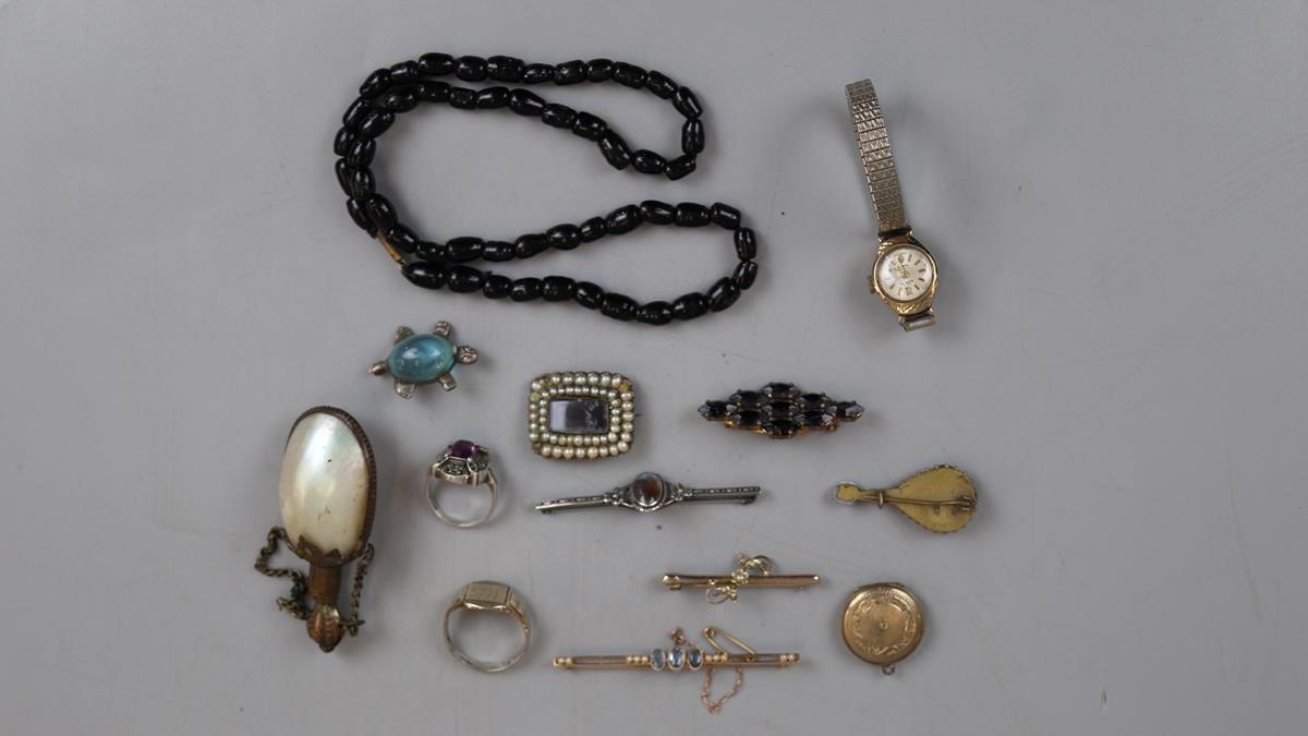 Collection of gold & silver jewellery to include gold bar brooch