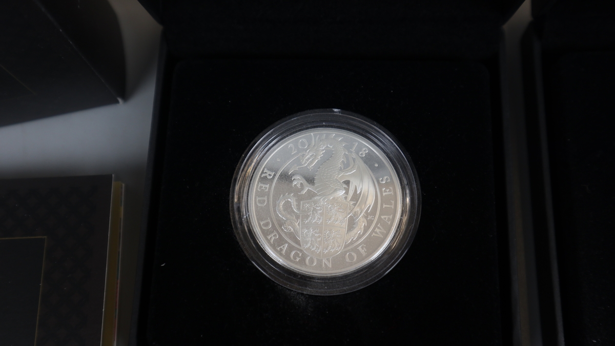 The Queen's Beasts - The Lion of England (2017) & The Red Dragon of Wales (2018) 1 ounce silver - Image 5 of 8