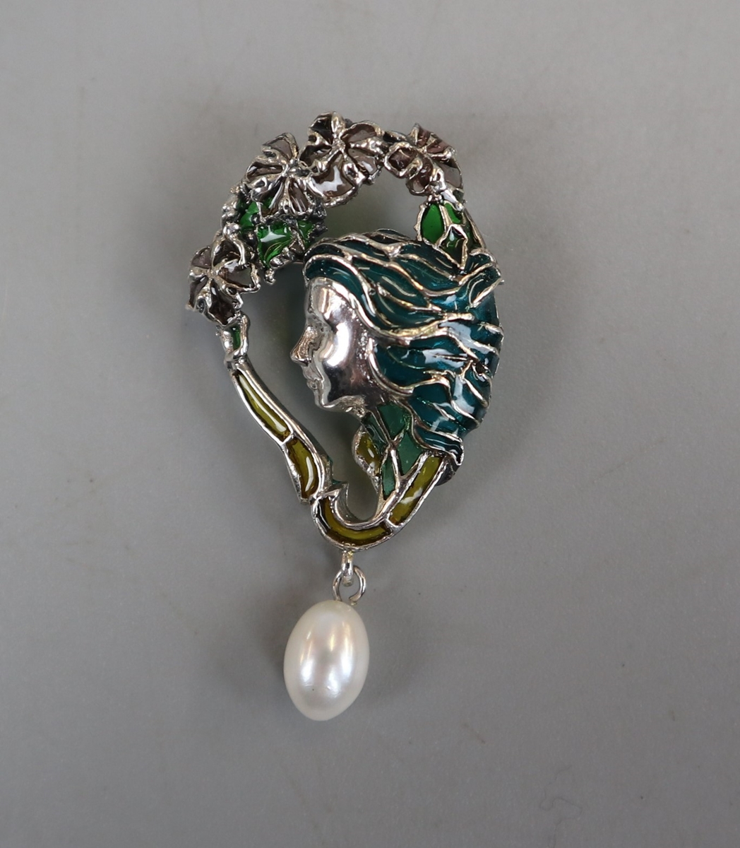 Silver and enamel Art Nouveau style brooch