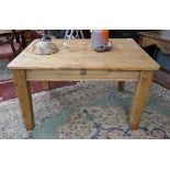 Antique pine dining table - Approx size: L: 122cm W: 86cm H: 72cm