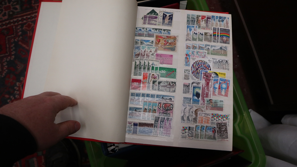 Stamps - World in 13 albums/stock books plus envelopes. - Bild 25 aus 26