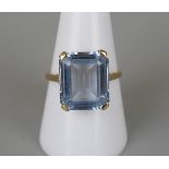 Gold blue topaz set ring - Approx size: R