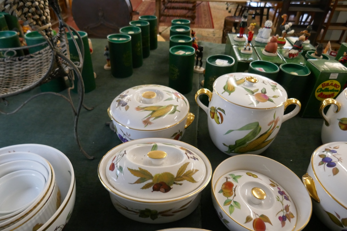 Large collection of Royal Worcester Evesham pattern - Image 4 of 6