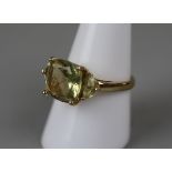 Gold peridot ring - Approx size: Q